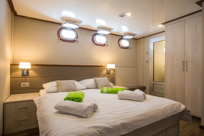 Luxury Yacht Week from Split to Dubrovnik - Mljet National Park and Pomena: saltwater lakes and a sunset onboard dinner