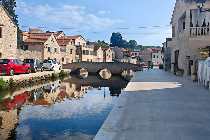 Makarska: 3-Island Golden Horn and Blue Lagoon Speedboat Tour - Stop 3: Vrboska on Hvar (about 60 minutes) for a calmer town reset