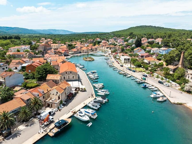 Makarska: 3-Island Speedboat Golden Horn & Blue Lagoon Tour - Vrboska on Hvar: Little Venice Vibes Without the Chaos