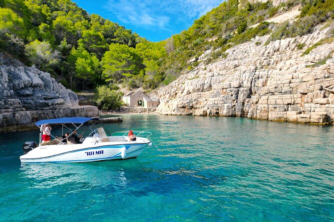 Makarska: 3-Island Speedboat Tour with Cave and Blue Lagoon - Should you book this 3-island cave and blue lagoon tour?