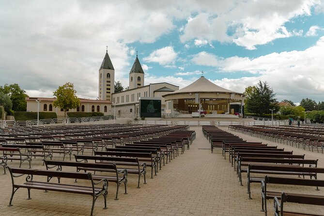 Medjugorje Private Tour - Apparition Hill (Podbrdo) in 1.5 Hours: The Rosary Climb and Joyful Mysteries Reliefs