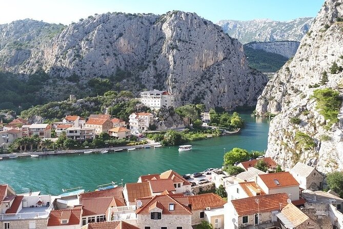 Private Arrival Transfer: Split Airport to Split, Trogir, Makarska,Tucepi and Baska Voda Hotels - Meeting Point Details That Make It Easy