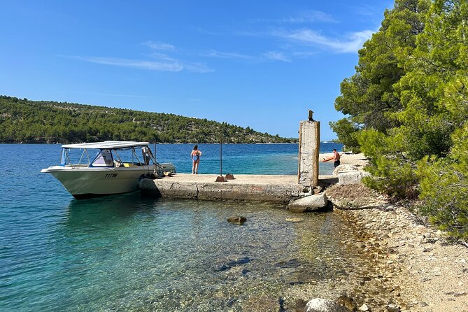 Private Blue Lagoon and Hidden Bays tour from Split & Brac for 12 - Onboard setup: snorkeling gear, WiFi, and the comfort basics