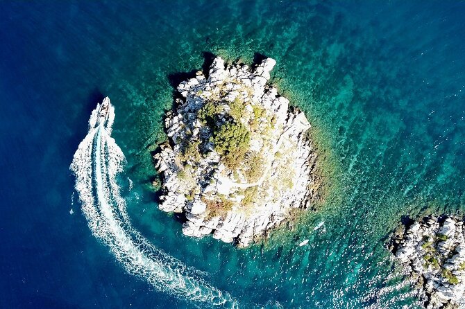 Private boat tour Blue Lagoon and 3 Islands from Trogir or Split - What’s included in this $695.38 per-group price (and what isn’t)