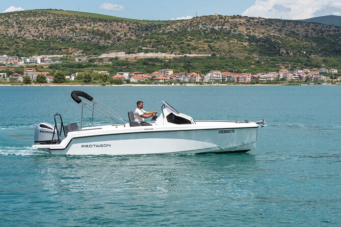 Private boat tour-custom itinerary from Split and Trogir - Stop 1: Trogir Old Town Without Wasting Hours