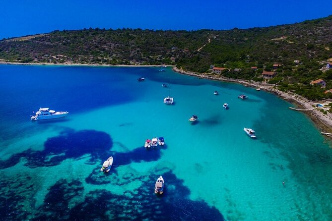 Private boat tour for small groups to Blue Lagoon and Solta Island - Stop 2: Maslinica coffee pause on Solta (45 minutes)