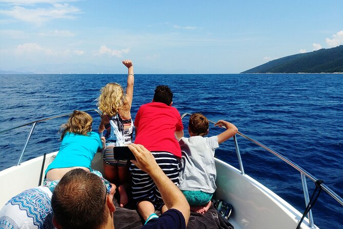 Private Boat Tour to Brac and Solta islands: Non-Touristy Itinerary - Milna on Brac: fishermen-town legs and a quick waterfront reset