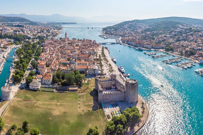 Private Half-Day Klis Tour with Salona and Trogir - Trogir’s medieval core: St. Lawrence Cathedral and Radovan portal