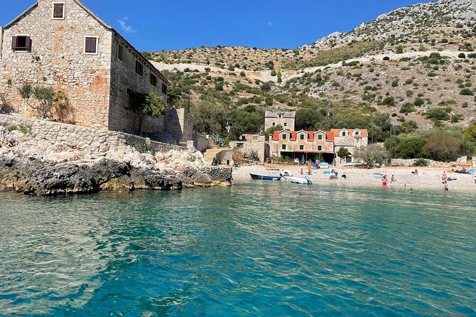 Private Luxury boat from Hvar, Brač and Split - Lunch and Shore Stops: When Food Becomes Part of the Plan