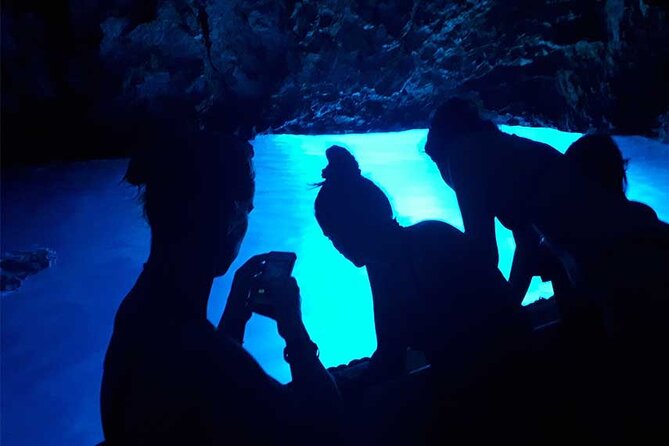 Private speedboat tour to Blue Cave and visit Island Hvar - Stiniva Bay’s Hidden Beach: Relax Time Between Two Cliffs