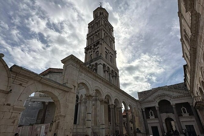 Private Split History Tour with Local Wine & Food Tasting - Narodni Trg (People’s Square): Venetian-Style Split With a Local Feel