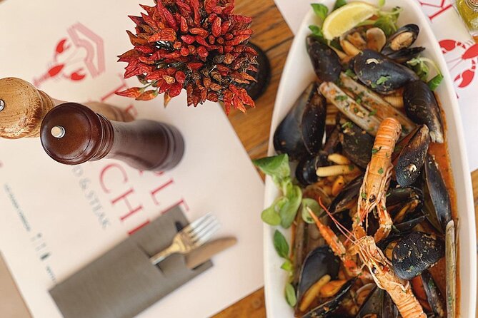 Private Split Tour & Local Bites & Seafood Extravaganza & Pickup - Narodni Trg’s Venetian Square: a short reset in the city center