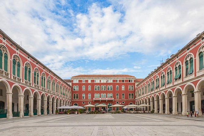 Private Split walking tour - Guide power: what Annamarija and Lea got praised for