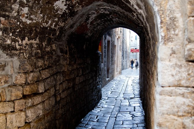 Private Split Walking Tour with Cathedral Entrance - Fruit Square and Narodni Trg: where the walk feels like a city