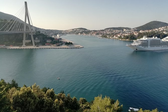 Private transfer from Split to Dubrovnik with side-trip to Ston - The ride itself: air-conditioning, bottled water, and room to breathe