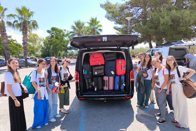 Private Transport from/to Croatia Hotel, Ports and Split Airport - How pickup works: your name, your meeting point, your driver