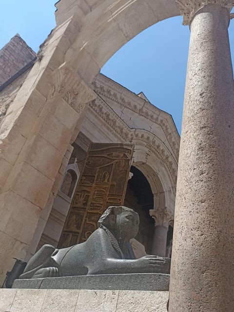 Relaxing walking tour Split - Vestibul and People’s Square: local vibes without the noise overload