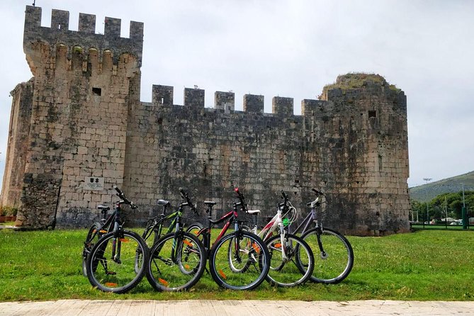 Rent a bike in Trogir - Drvenik Veli and off-road moments: when you want a bigger day