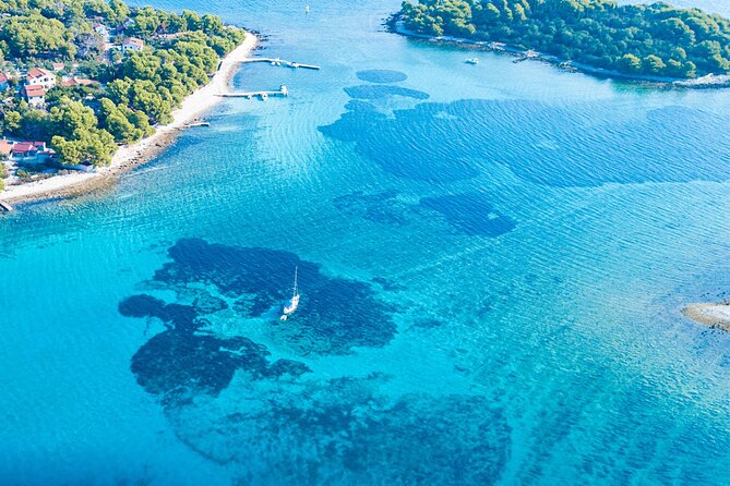 Speedboat Blue Lagoon & 3 Islands tour from Trogir - Stop 3: Maslinica on Šolta for Lunch and Old-Town Time