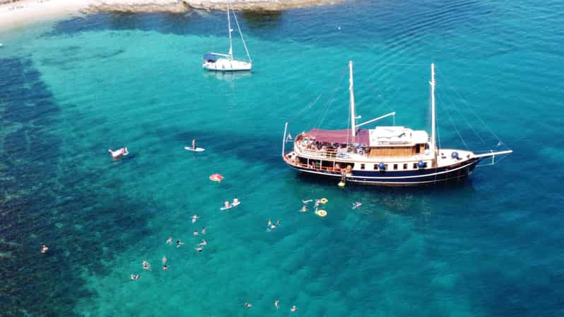 Split: All inclusive Brač & Šolta Island Swimming Cruise - From croissant coffee to the Brac coastline: how the morning flows