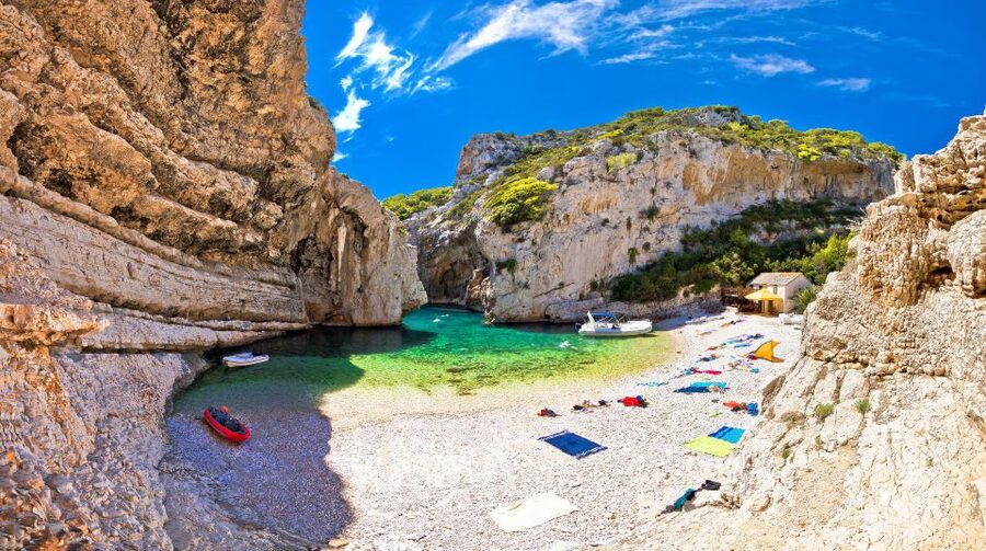 Split: Blue Cave & Hvar Small-Group Speedboat Tour - Cruising the Pakleni Islands and arriving in Hvar without rushing