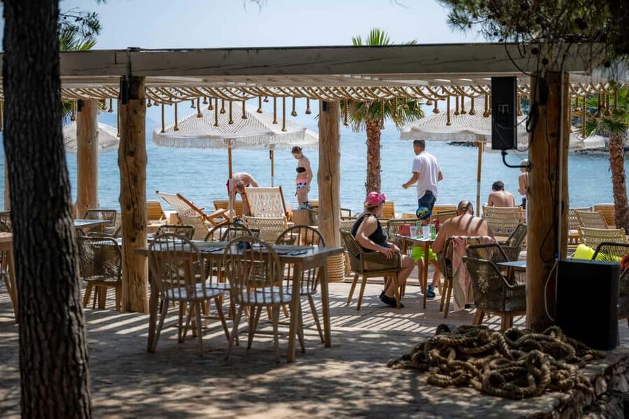 Split: Blue Lagoon & 3 Islands Small Group Speedboat Tour - Maslinica on Šolta: Quiet Island Time at the End of the Day