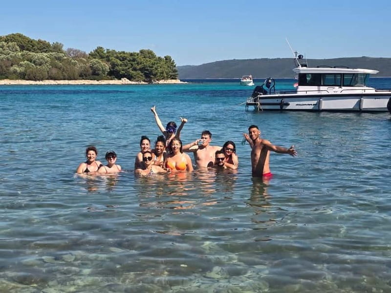 Split: Blue Lagoon & 3 Islands Speedboat Tour - Small group - Beach shoes and packing: the small details that make a big difference