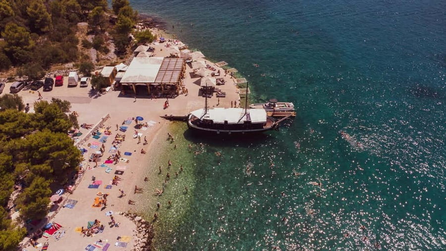 Split: Blue Lagoon & 3 Islands Tour with Lunch & Hidden Bay - The ship experience: how “all-inclusive” feels when you’re on board