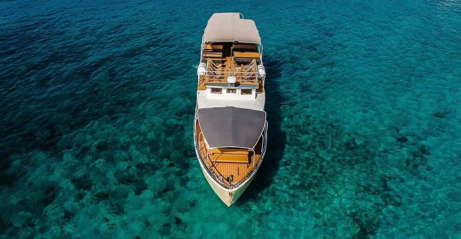 Split: Blue Lagoon and 3 Island Cruise with Food and Drinks - Where to meet on Split’s Riva promenade (Stand 11)