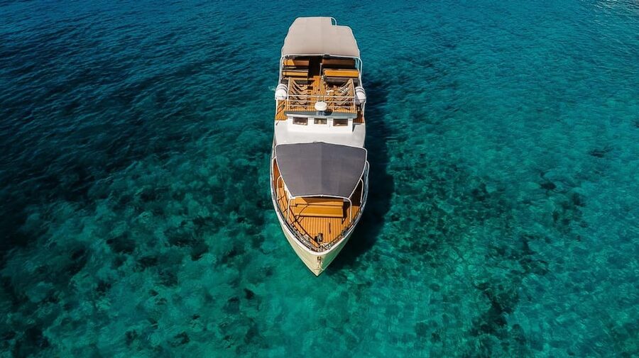 Split: Blue Lagoon and 3 Island Cruise with Food and Drinks - Šolta Island and the Nečujam shipwreck swim
