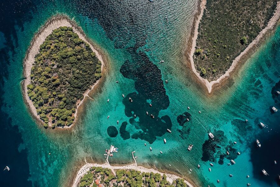 Split: Blue Lagoon and 3 Islands Speedboat Tour - Blue Lagoon: the stop most people remember, and how to use your hour well