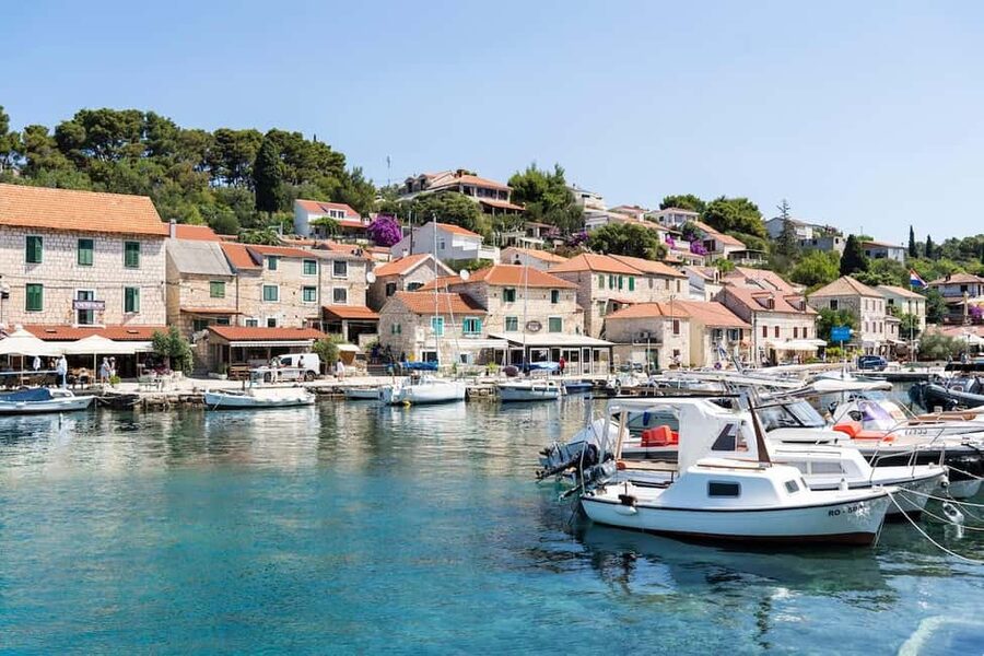 Split: Blue Lagoon, Trogir & Solta Speedboat Tour - Trogir in 60 minutes: where to focus your walking time