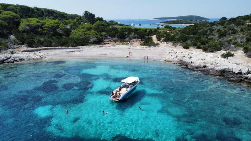 Split: Boat Tour to Blue Cave, Vis, Blue Lagoon, Hvar, Brač - Meeting point in Split: where to find the big red SPLIT letters