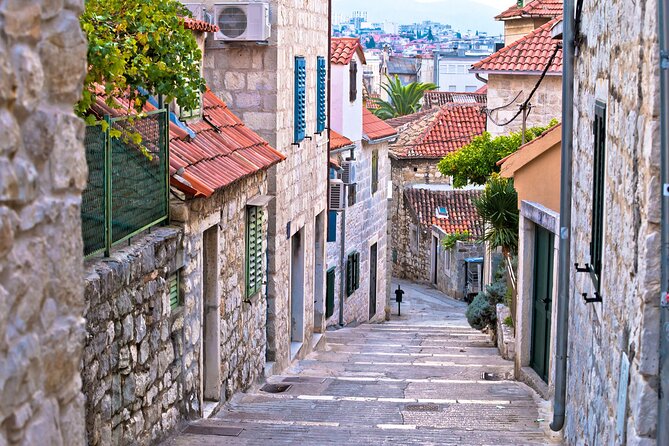 Split: City Walk with Audio Guide in 7 Languages on your Phone - Navigation Reality Check: GPS Works, But Direction Detail Varies
