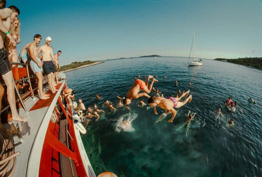 Split: Floating Festival Boat Party with Electronic Music - The photographer bonus: free photos you can keep