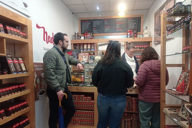Split: Food Tasting Small Group Tour - Food Included - Small Group Size: What You Gain in a Max 10 Crowd