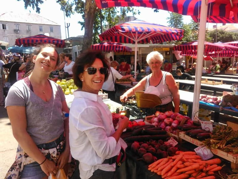 Split: Food Tasting Walking Tour - Entering Diocletian’s Palace: the meeting point that sets the tone