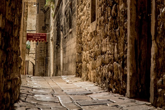 Split highlights – Evening walking tour - Prokurative (Republic Square): modelled after St. Mark’s views