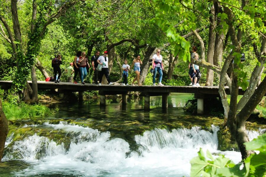 Split: Krka Waterfalls With Boat Cruise, Wine and Olive Oil - Getting from Split: Golden Gate meet-up and air-conditioned comfort