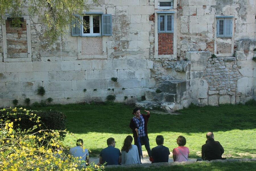 Split Old Town and Diocletian's Palace Tour - Peristyle courtyard and the Golden Gate moment