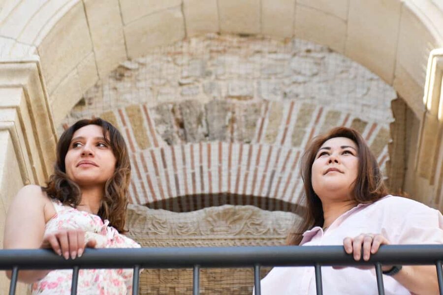 Split: Photographer for your holidays! - A 45-Minute Private Photo Session That Actually Gets You Good Shots