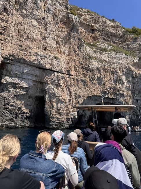 Split/Podstrana: Blue Cave, Hvar & 6 Islands Speedboat Trip - Milna on Brac: quiet waterfront, church stop, and a beach bar option