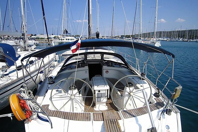 Split: PRIVATE Full-Day Sail Yacht Cruise - Per group (up to 12)! - Solta Bay Swim Stops: How the Captain Chooses the Best Water