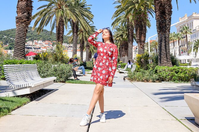 Split Private Tour with Professional Photos - Riva Harbor: the classic smiles-with-palms stop