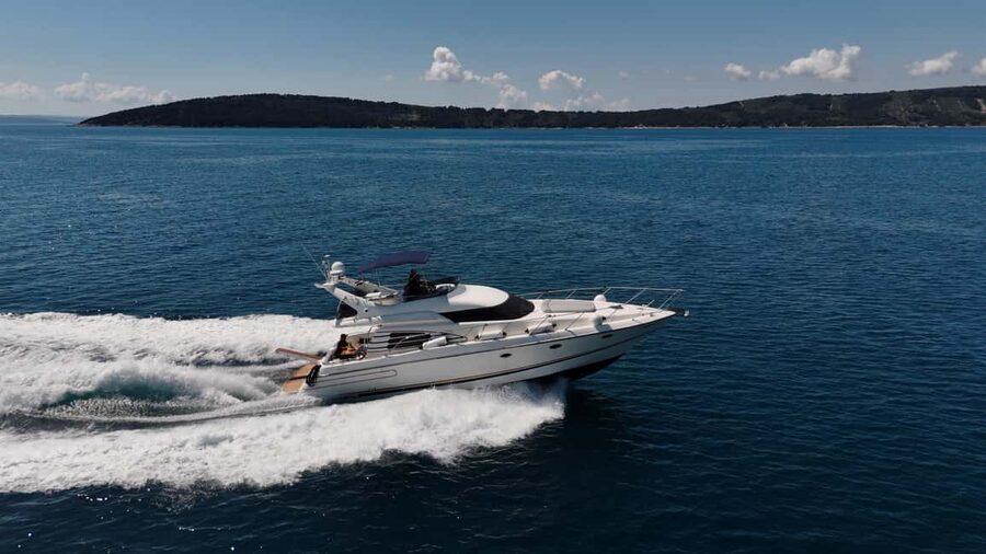 Split: Private Yacht Day Trip to Adriatic Islands - Nečujam and the Kontesa shipwreck: a stop with underwater curiosity