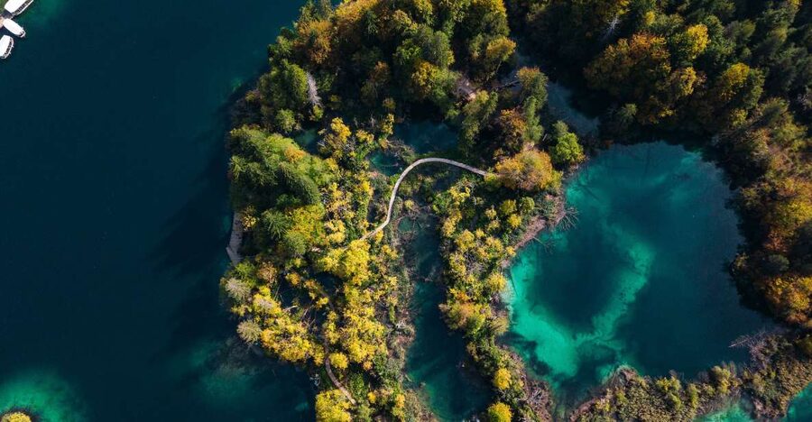 Split: Self-Guided Plitvice Lakes Day Tour with Boat Ride - The Bus Ride: Comfortable Time Plus On-the-Road Context