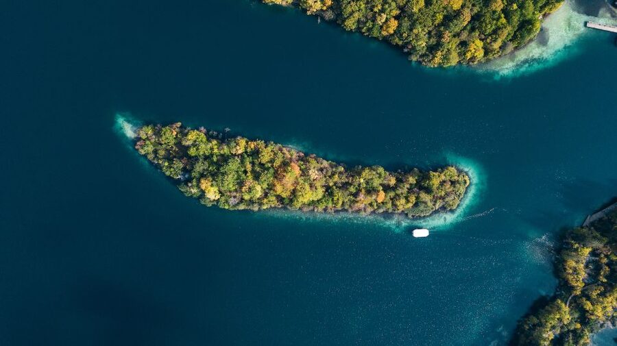 Split: Self-Guided Plitvice Lakes Day Tour with Boat Ride - The Boat Ride: Lower Lakes, Best Photo Angles, and the Sound of Water