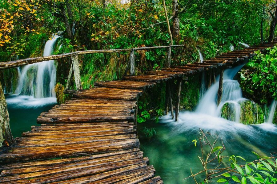 Split: Transfer to Zagreb with Plitvice Lakes Entry Tickets - Key things that make this transfer special