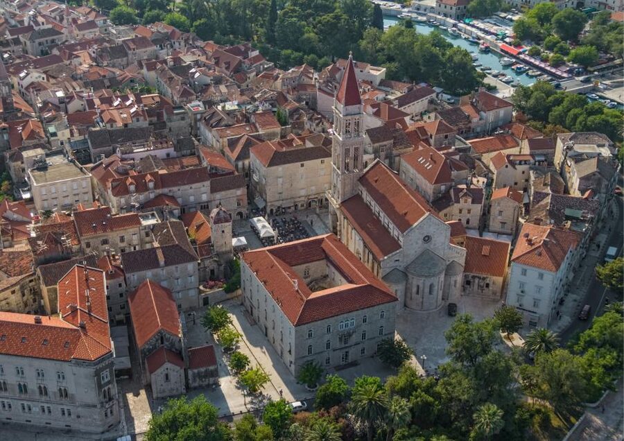 Split: Trogir Open Top Bus Trip + Free Split Walking Tour - Kamerlengo Fortress: the best “look-out” moment