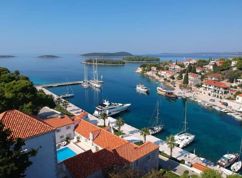 Split/Trogir: Trogir, Blue Lagoon, and Solta Speedboat Trip - Where you meet the boat in Split (and why it affects your stress level)